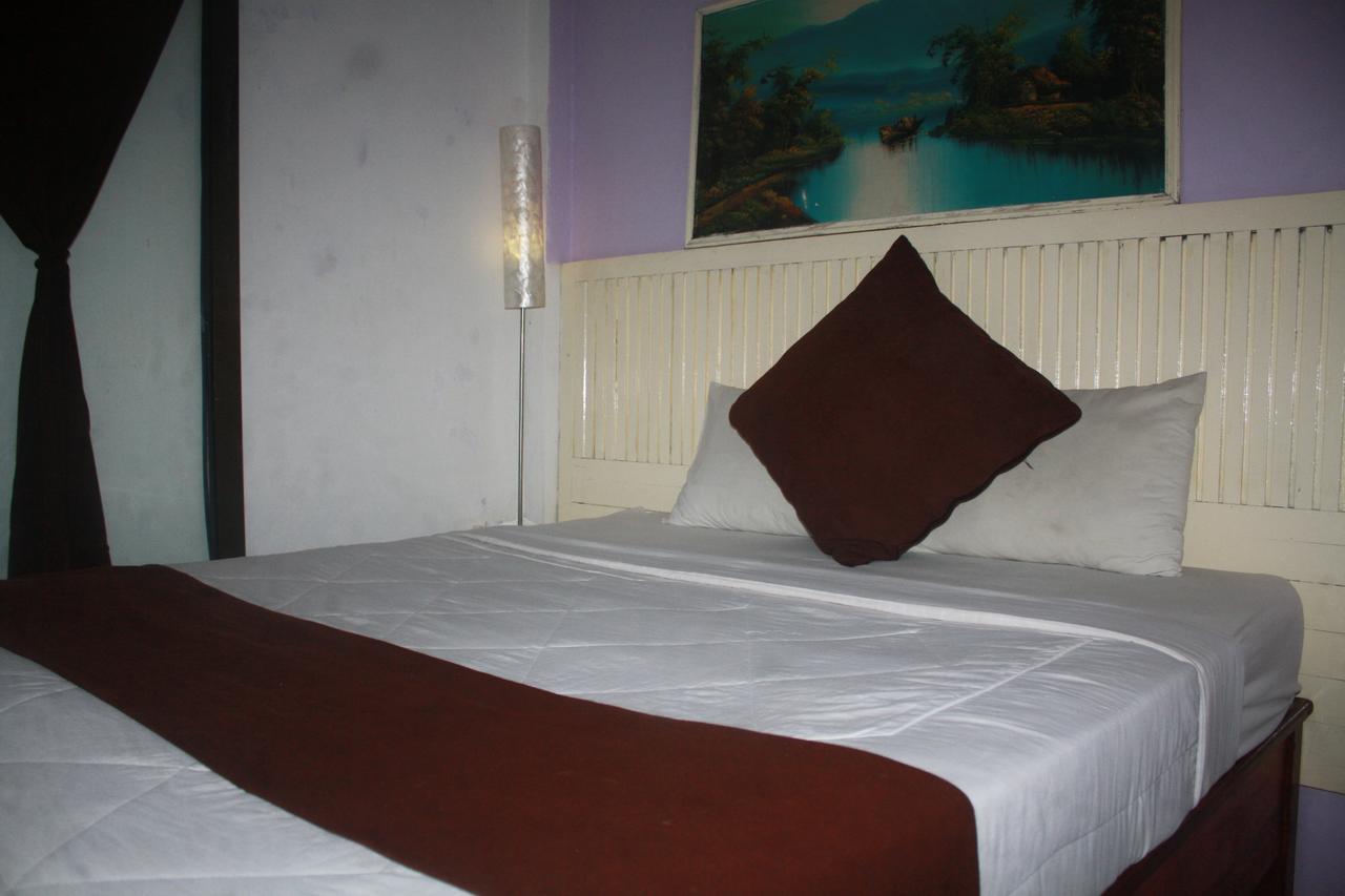 Gusti Homestay Kerobokan エクステリア 写真