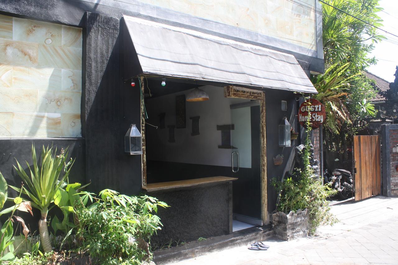 Gusti Homestay Kerobokan エクステリア 写真